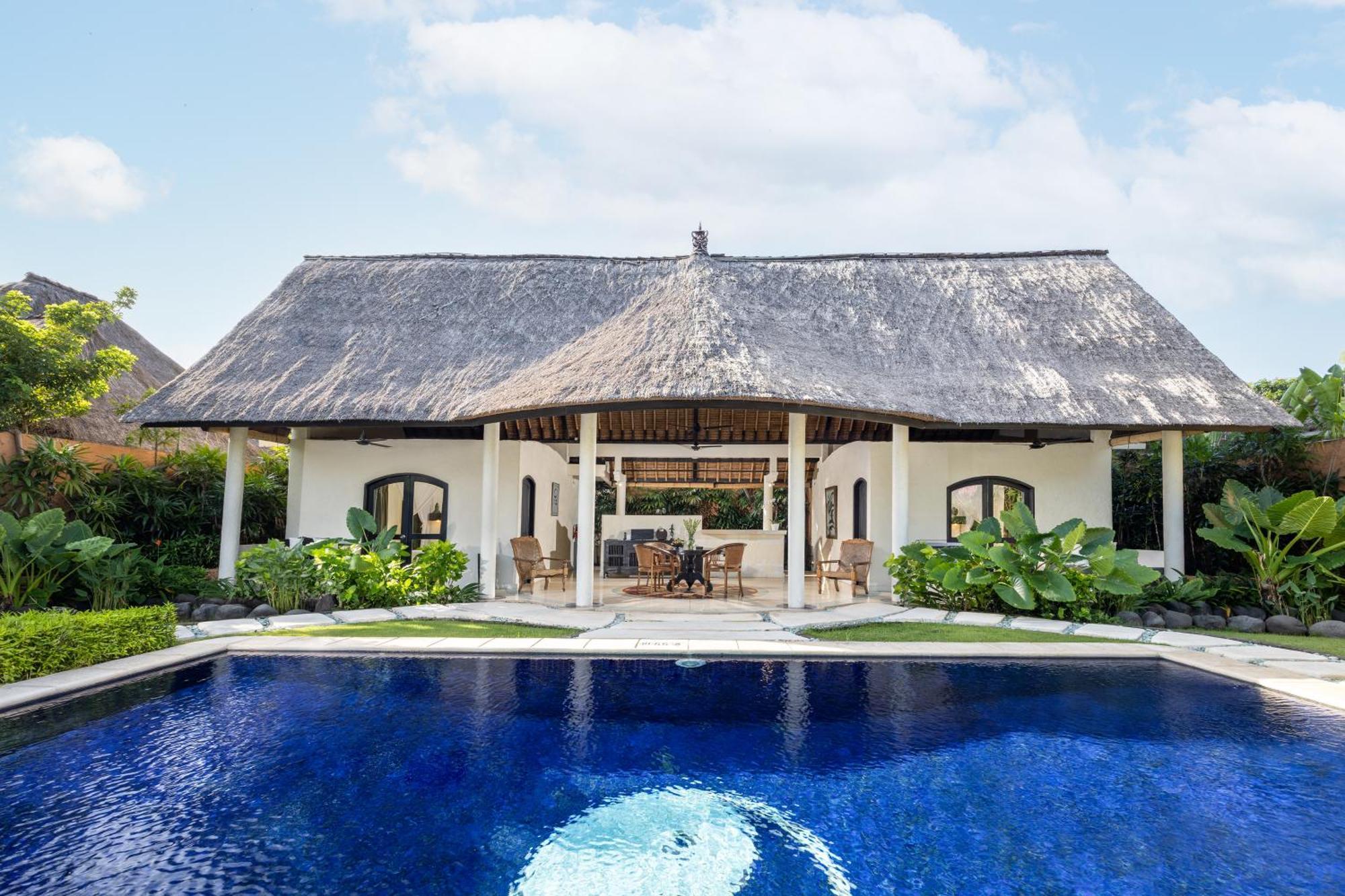 Impiana Private Villas Seminyak Oda fotoğraf